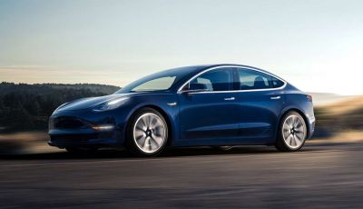 Tesla Model 3 in ritardo di tre mesi, produzione record al pari delle perdite!