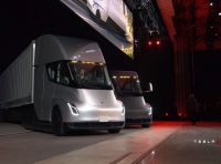 Tesla Semi Truck, il camion elettrico che rivoluziona i trasporti