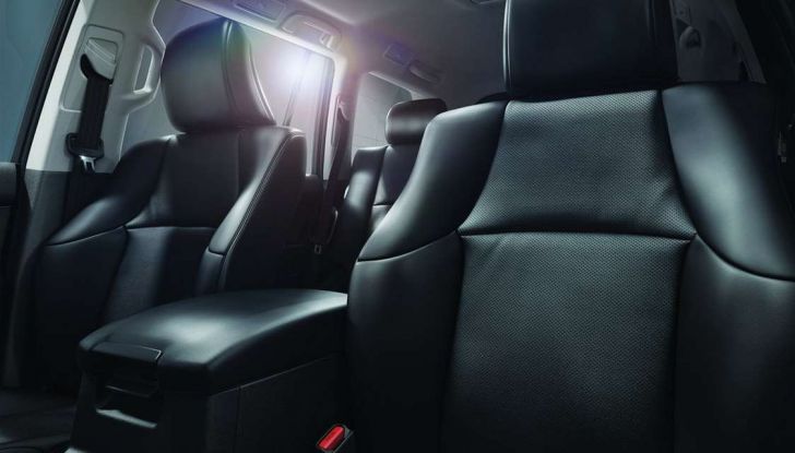Toyota Land Cruiser restyling 2018, informazioni e dati tecnici - Foto 15 di 17