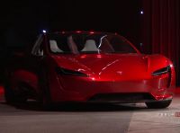 La nuova Tesla Roadster è l’auto più veloce del mondo, lo dicono i tester