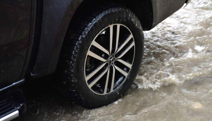 Mercedes-Benz Classe X: il primo pick-up Premium è firmato dalla Stella - Foto 15 di 17