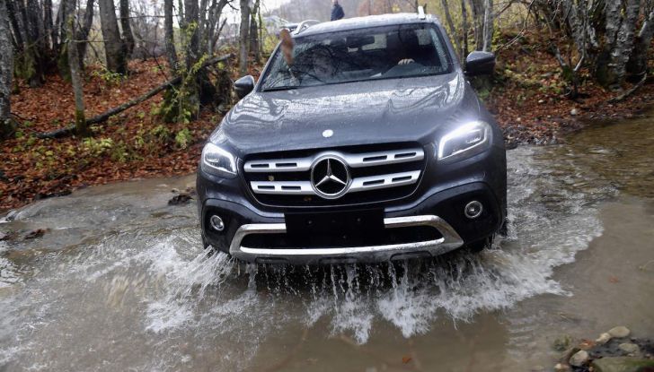 Mercedes-Benz Classe X: il primo pick-up Premium è firmato dalla Stella - Foto 2 di 17