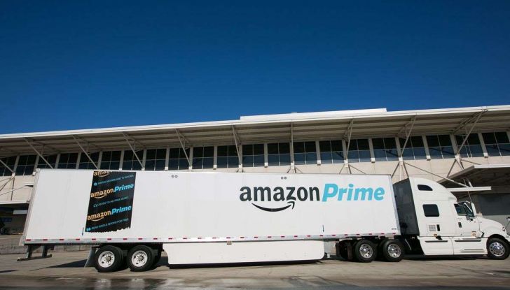 Il truck di Amazon Prime è da film post apocalittico - Foto 7 di 7