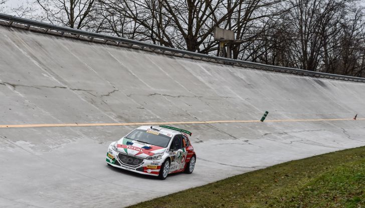 Peugeot festeggia al Monza Rally Show i suoi titoli nel CIR 2017 - Foto 7 di 11
