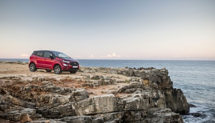 Ford Ecosport: i tappetini nascono dalle bottiglie di plastica riciclata - Foto 8 di 32