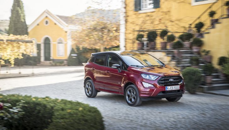 Ford Ecosport: i tappetini nascono dalle bottiglie di plastica riciclata - Foto 13 di 32