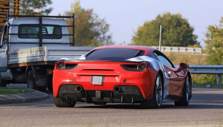 Ferrari 488 GTO 2019, la nuova sportiva del Cavallino è in fase di test - Foto 6 di 10