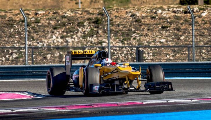 La porta a guidare la F1 Renault e le chiede di sposarlo [Video] - Foto 5 di 27