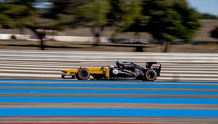 La porta a guidare la F1 Renault e le chiede di sposarlo [Video] - Foto 4 di 27