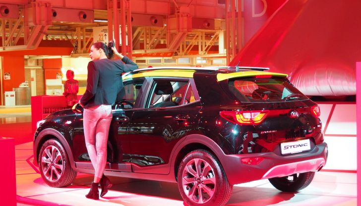 Le supercar e le ragazze più belle del Motor Show 2017 - Foto 8 di 58