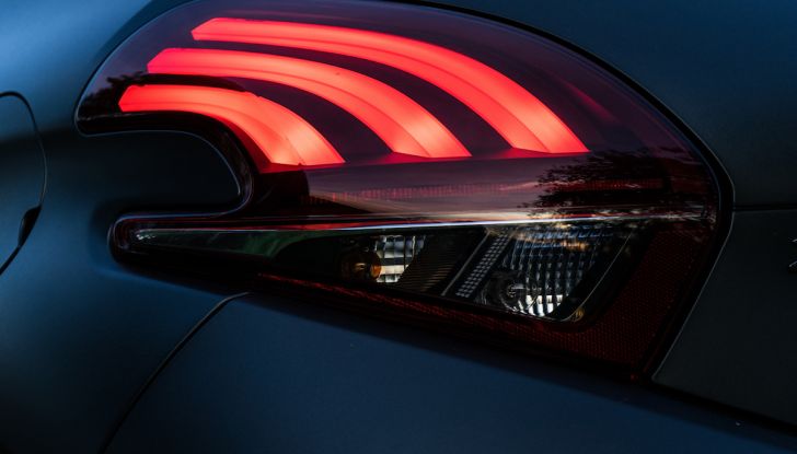 Test Drive Peugeot 208 con 1.2 Turbo da 110CV: una complice svelta per la GT Line - Foto 10 di 27