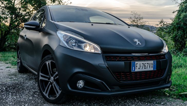 Test Drive Peugeot 208 con 1.2 Turbo da 110CV: una complice svelta per la GT Line - Foto 2 di 27
