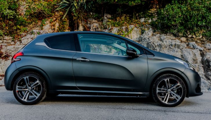 Test Drive Peugeot 208 con 1.2 Turbo da 110CV: una complice svelta per la GT Line - Foto 12 di 27