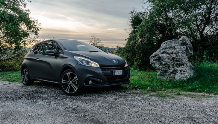 Test Drive Peugeot 208 con 1.2 Turbo da 110CV: una complice svelta per la GT Line - Foto 21 di 27