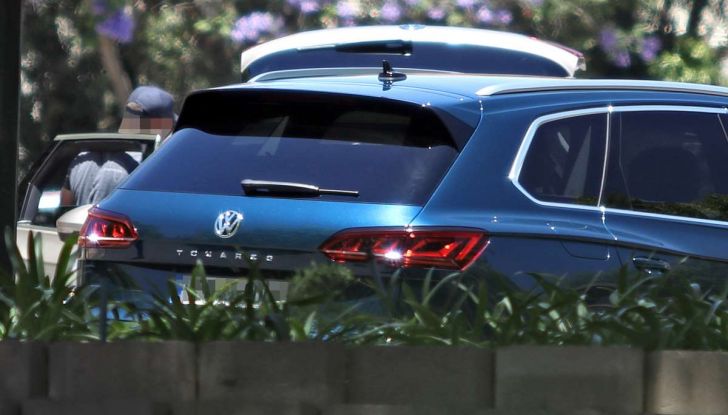 Come funziona la guida semi-autonoma della nuova Volkswagen Touareg 2018 - Foto 3 di 10