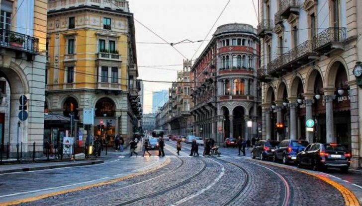 Torino, blocco del traffico fino a Diesel Euro4 - Foto 2 di 9