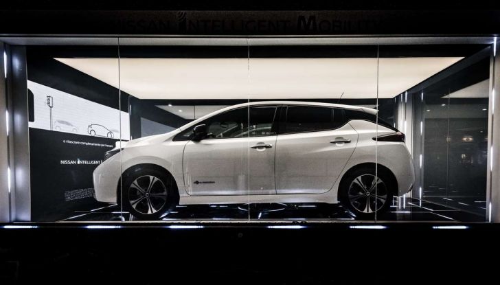 Nuova Nissan LEAF 2018 offerta a 299 euro al mese - Foto 1 di 26