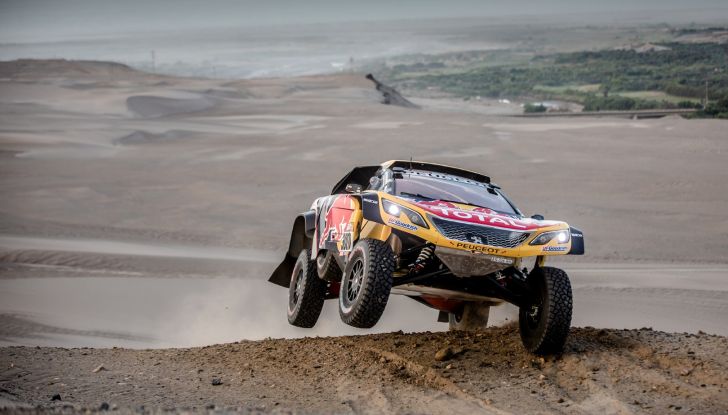 Dakar 2018 – Nuova vittoria della Peugeot 3008DKR ma ritiro di Loeb/Elena - Foto 1 di 5