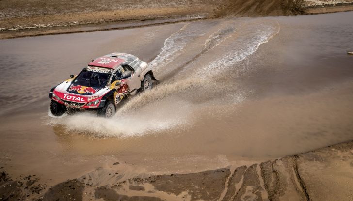 Dakar 2018 – Sainz gestisce, Peterhansel recupera nella tappa maratona - Foto 3 di 4
