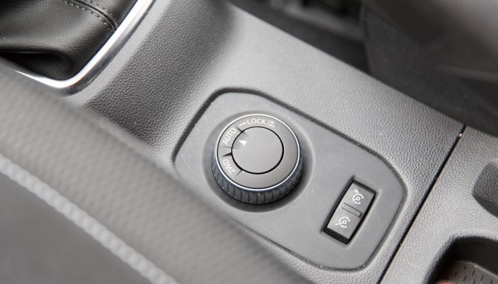 Dacia Duster 2018, arrivano i nuovi motori BlueDCi - Foto 20 di 45