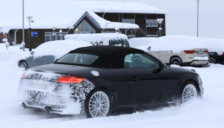 Audi TT Roadster 2019, prime immagini e test su strada - Foto 13 di 15