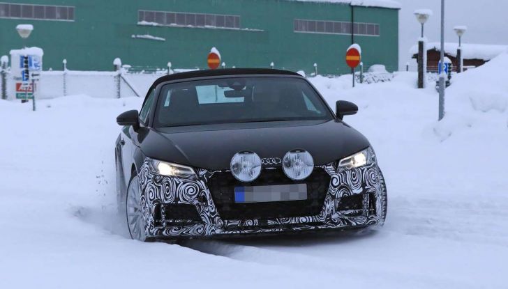 Audi TT Roadster 2019, prime immagini e test su strada - Foto 8 di 15