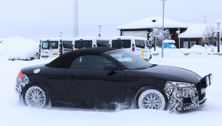 Audi TT Roadster 2019, prime immagini e test su strada - Foto 12 di 15