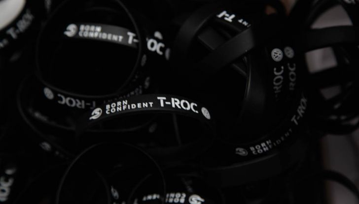 Volkswagen T-Roc 2018 presentato nelle concessionarie - Foto 2 di 15