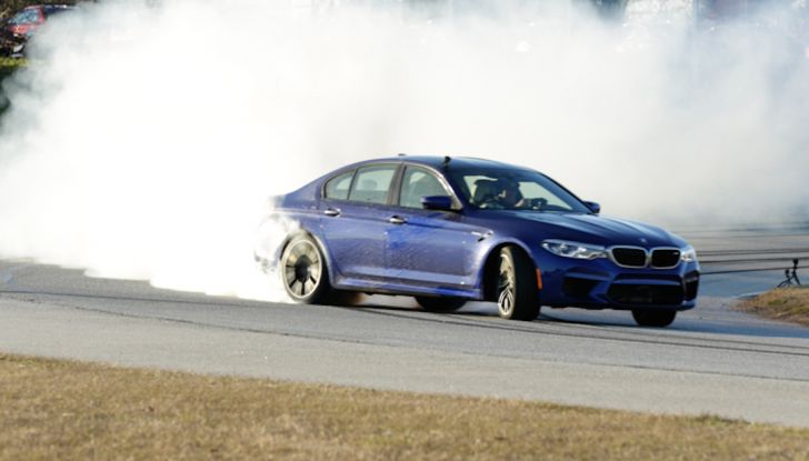 La BMW M5 nel Guinness World Record per il Drifting più lungo al mondo - Foto 17 di 17
