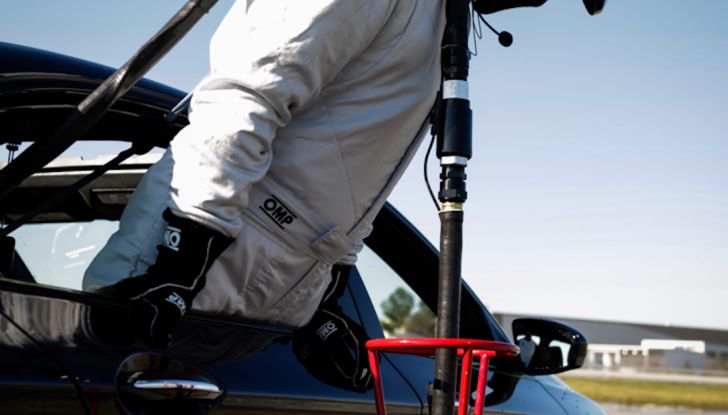 La BMW M5 nel Guinness World Record per il Drifting più lungo al mondo - Foto 10 di 17