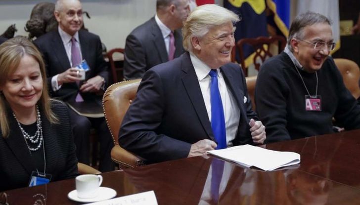 Marchionne: entro il 2025 più della metà delle auto saranno ibride o elettriche - Foto 1 di 17