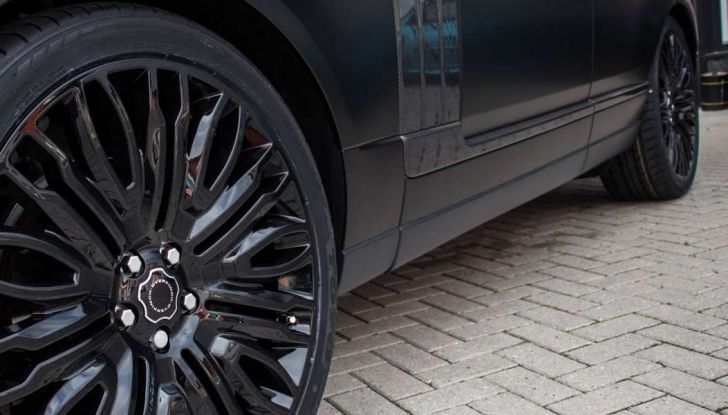 Il Turkmenistan vieta le auto nere e le sequestra - Foto 8 di 9