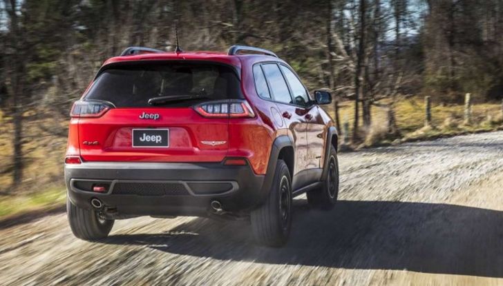 Batteria iPhone difettosa fa bruciare una Jeep - Foto 5 di 16