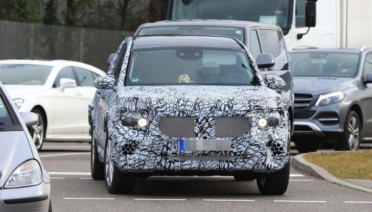 Mercedes GLB 2020, il nuovo SUV della Stella per ampliare la gamma - Foto 3 di 8