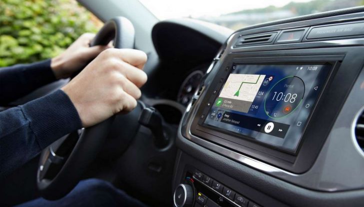 Siete avvisati: la pubblicità arriva sui sistemi di infotainment delle auto - Foto 7 di 9