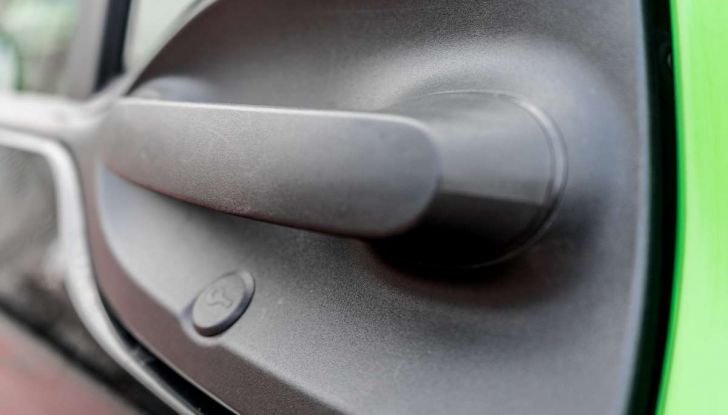 S​mart ED: provata su strada la nuova Smart elettrica - Foto 21 di 48