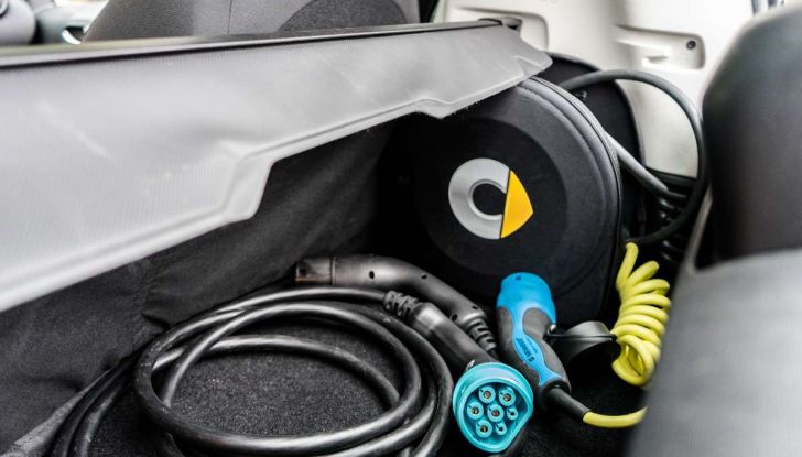 S​mart ED: provata su strada la nuova Smart elettrica - Foto 38 di 48