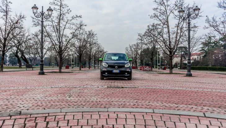 S​mart ED: provata su strada la nuova Smart elettrica - Foto 14 di 48