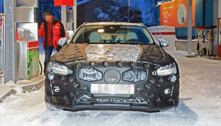 Volvo V60 2018: tutta nuova, con linee più moderne e tanta tecnologia - Foto 3 di 20