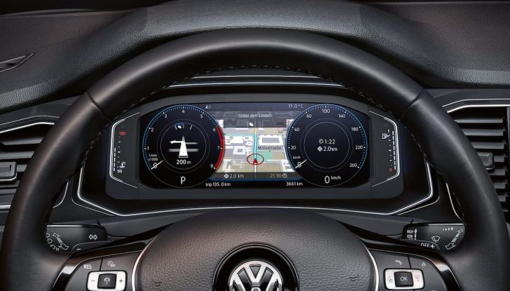 Volkswagen T-Roc 2018 presentato nelle concessionarie - Foto 14 di 15