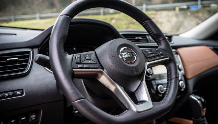 [VIDEO] Prova su strada Nissan X-Trail 2017 – il SUV 7 posti con 4x4i - Foto 25 di 42