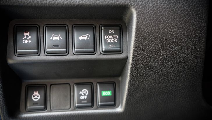 [VIDEO] Prova su strada Nissan X-Trail 2017 – il SUV 7 posti con 4x4i - Foto 28 di 42