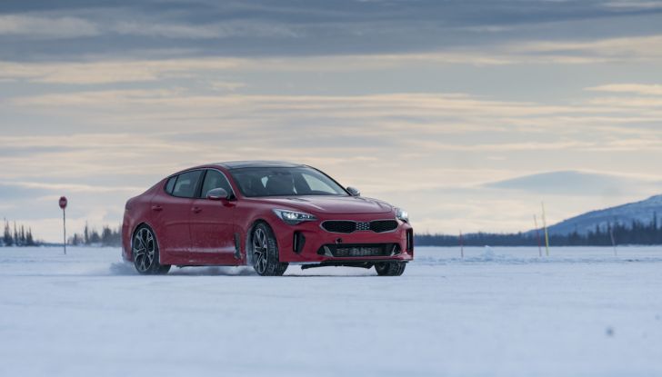 Kia Stinger 2018: prova su strada della GT Made in Korea - Foto 14 di 19