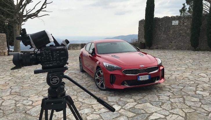 Kia Stinger 2018: prova su strada della GT Made in Korea - Foto 1 di 19