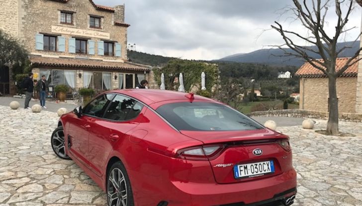 Kia Stinger 2018: prova su strada della GT Made in Korea - Foto 6 di 19