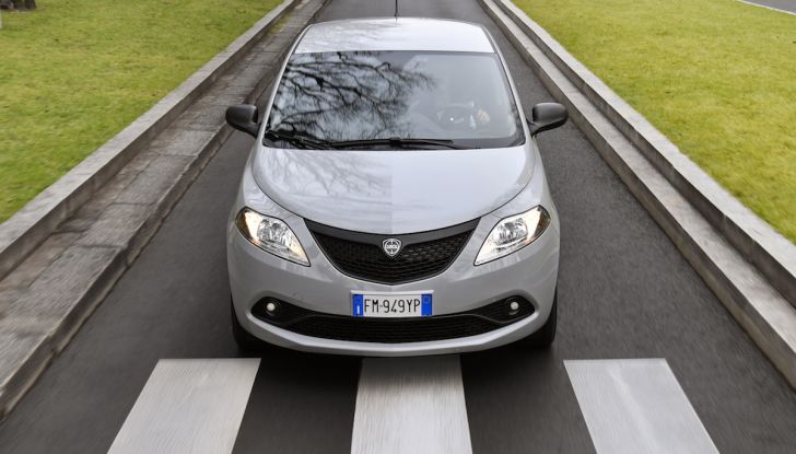 Nuova Lancia Ypsilon 2018: arrivano Elefantino Blu, Gold e Platinum - Foto 18 di 33