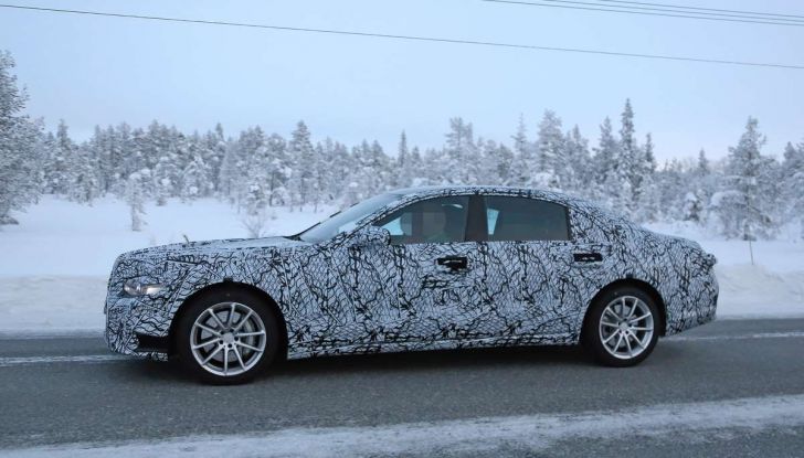 Mercedes Classe S, la nuova generazione impegnata nei test drive - Foto 15 di 17