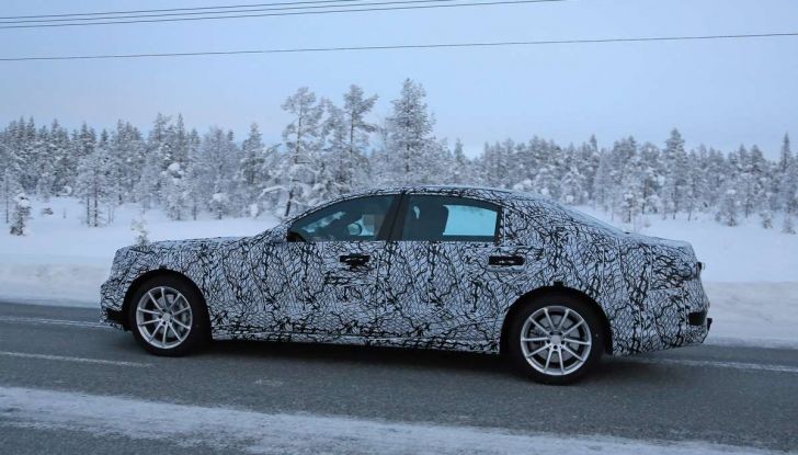Mercedes Classe S, la nuova generazione impegnata nei test drive - Foto 6 di 17