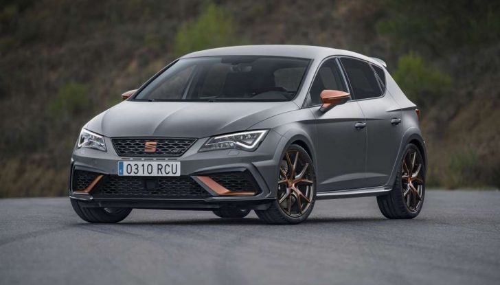 Cupra e Barcellona firmano un accordo per micromobilità e mobilità elettrica - Foto 7 di 11