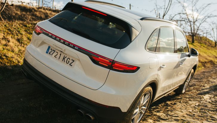 Porsche Cayenne 2018, prova su strada: la terza generazione allo stato dell’arte - Foto 31 di 44